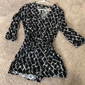 Banana Republic Romper 🍍